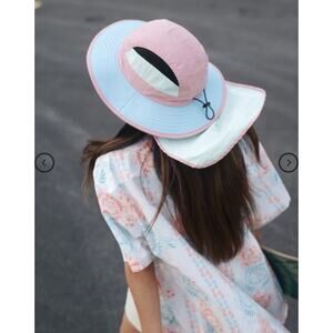 CHILLHANG Colorful Sun Protection Cap in Pink and Blue